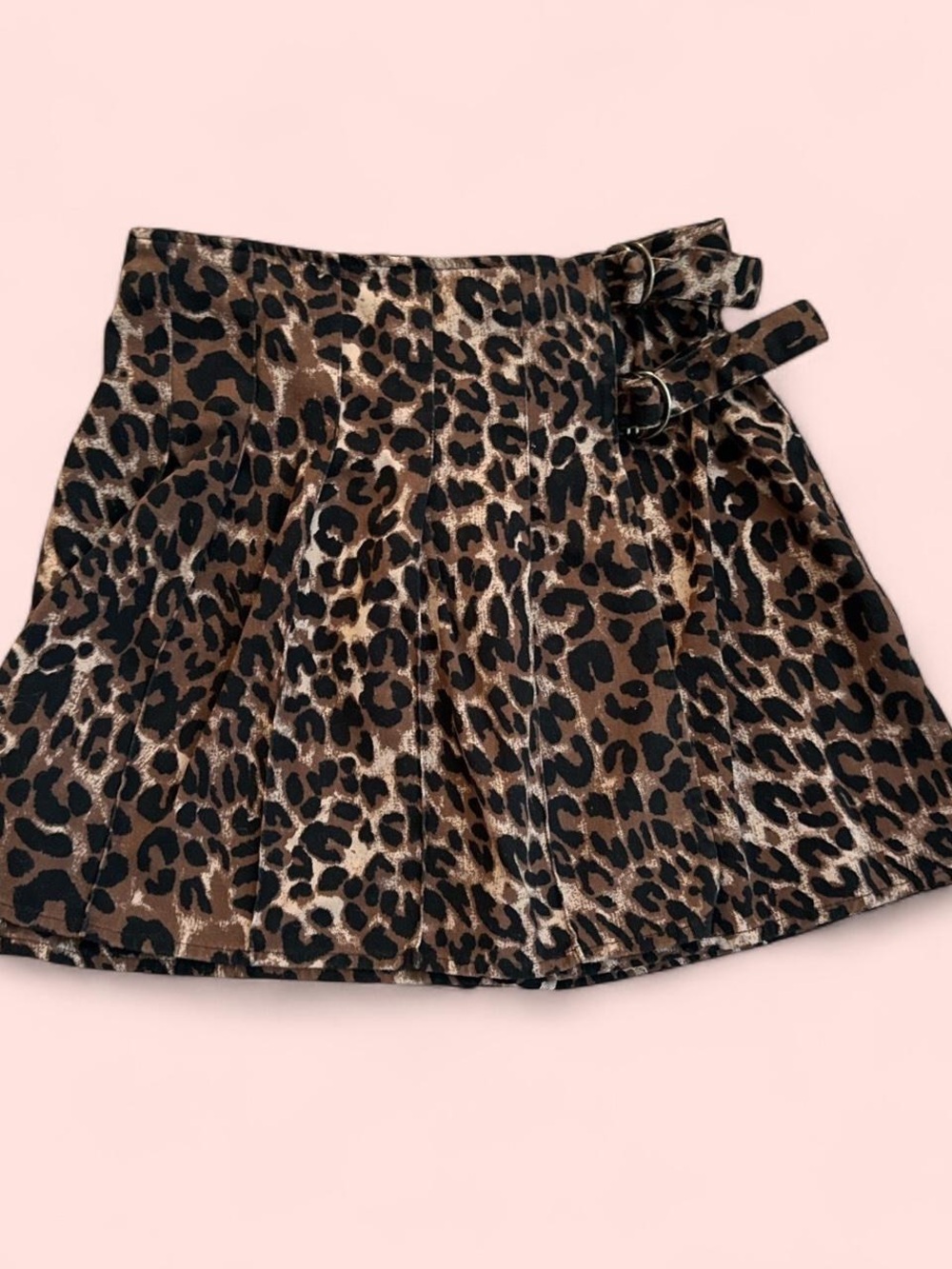 Social Tourist Leopard Print Pleated skirt
